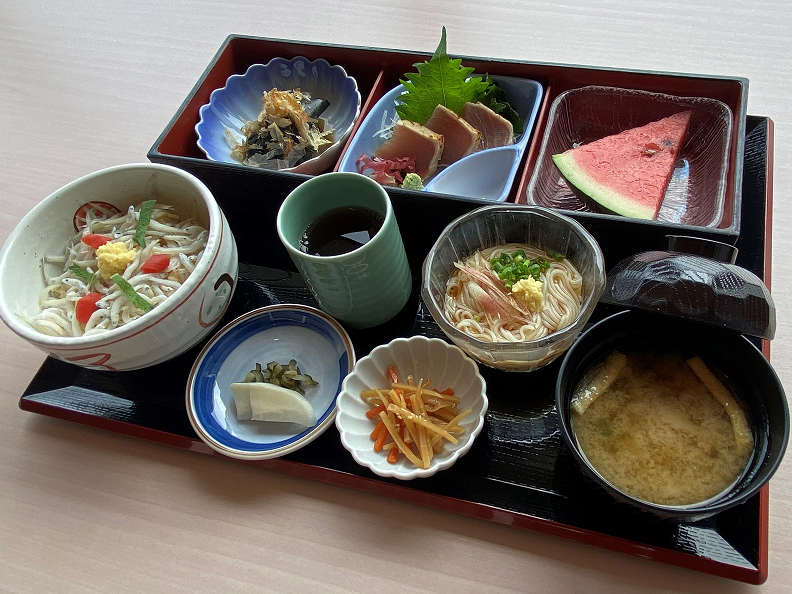 昼食の写真
