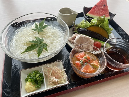 昼食の写真